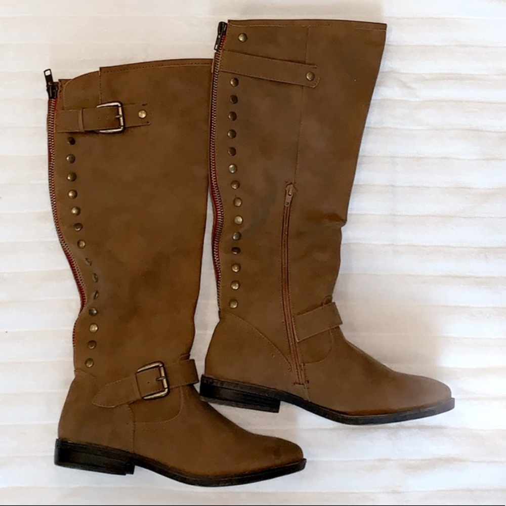 Brown red zipper boots